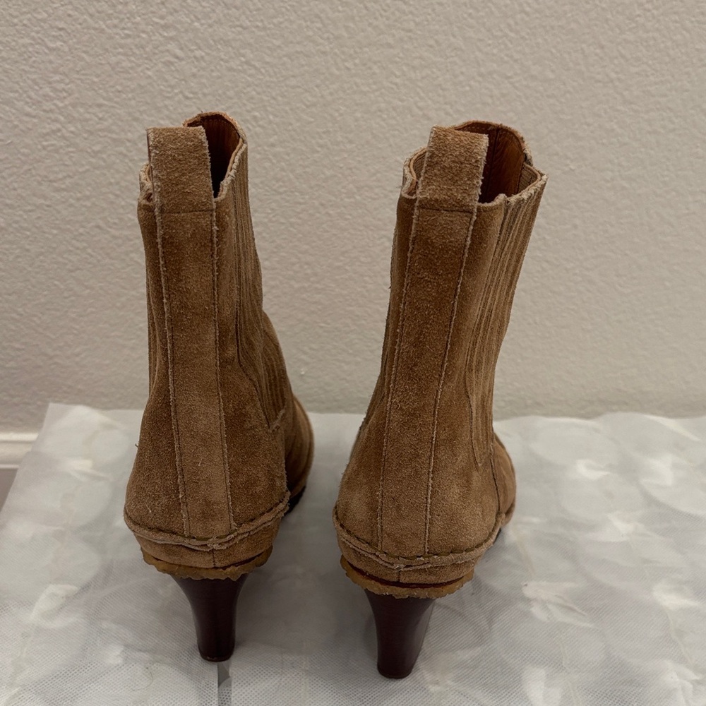 Tory Burch Lila Boots Brown Suede Pointed Block Heel Ankle Western Booties 7.5 - Picture 3 of 4